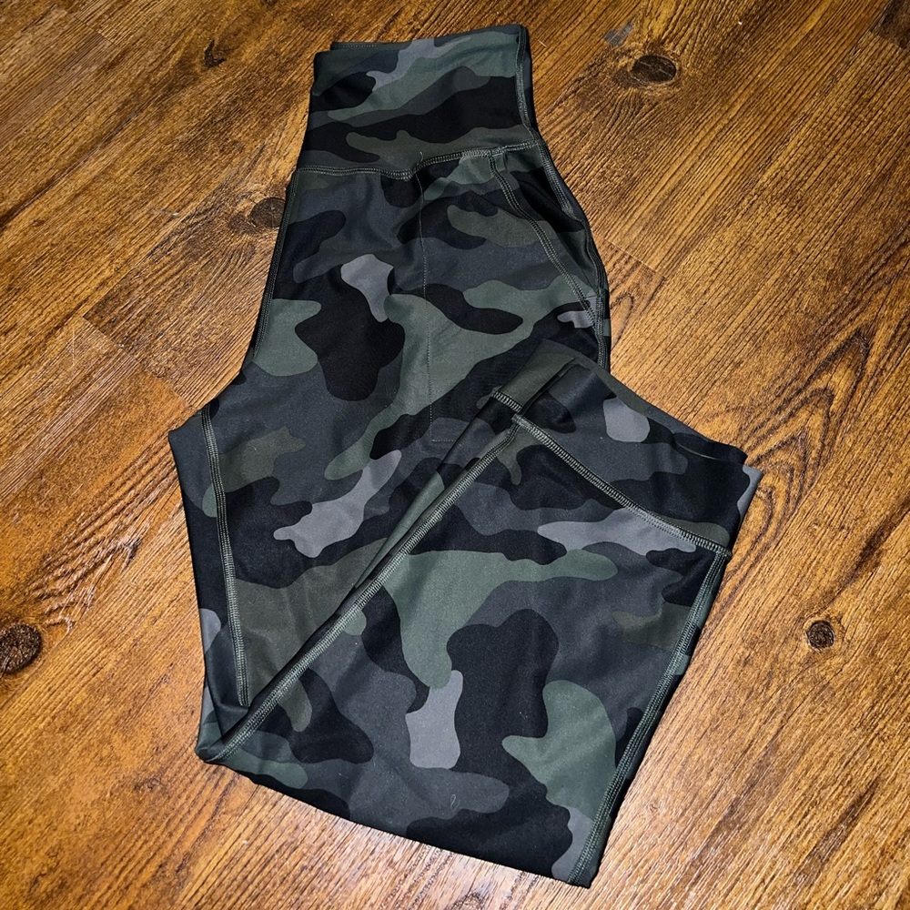 LAST CALL Old Navy Active Green Gray Camo Performance Cuffed Joggers Size S - Picture 5 of 12